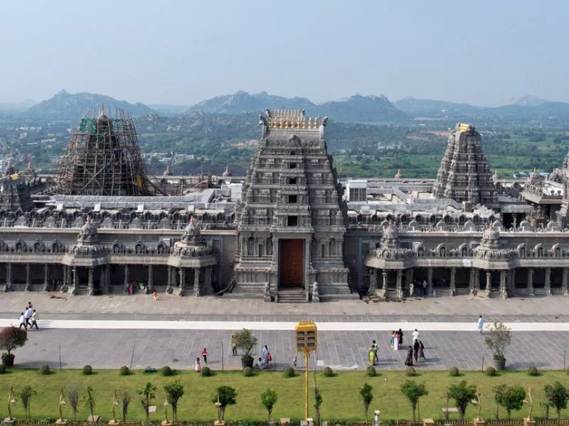 Yadugirigatta Narsinh Temple, Telangana